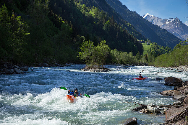 Kajak Isel (c) TVB Osttirol/Riepler Christian (Berg im Bild)